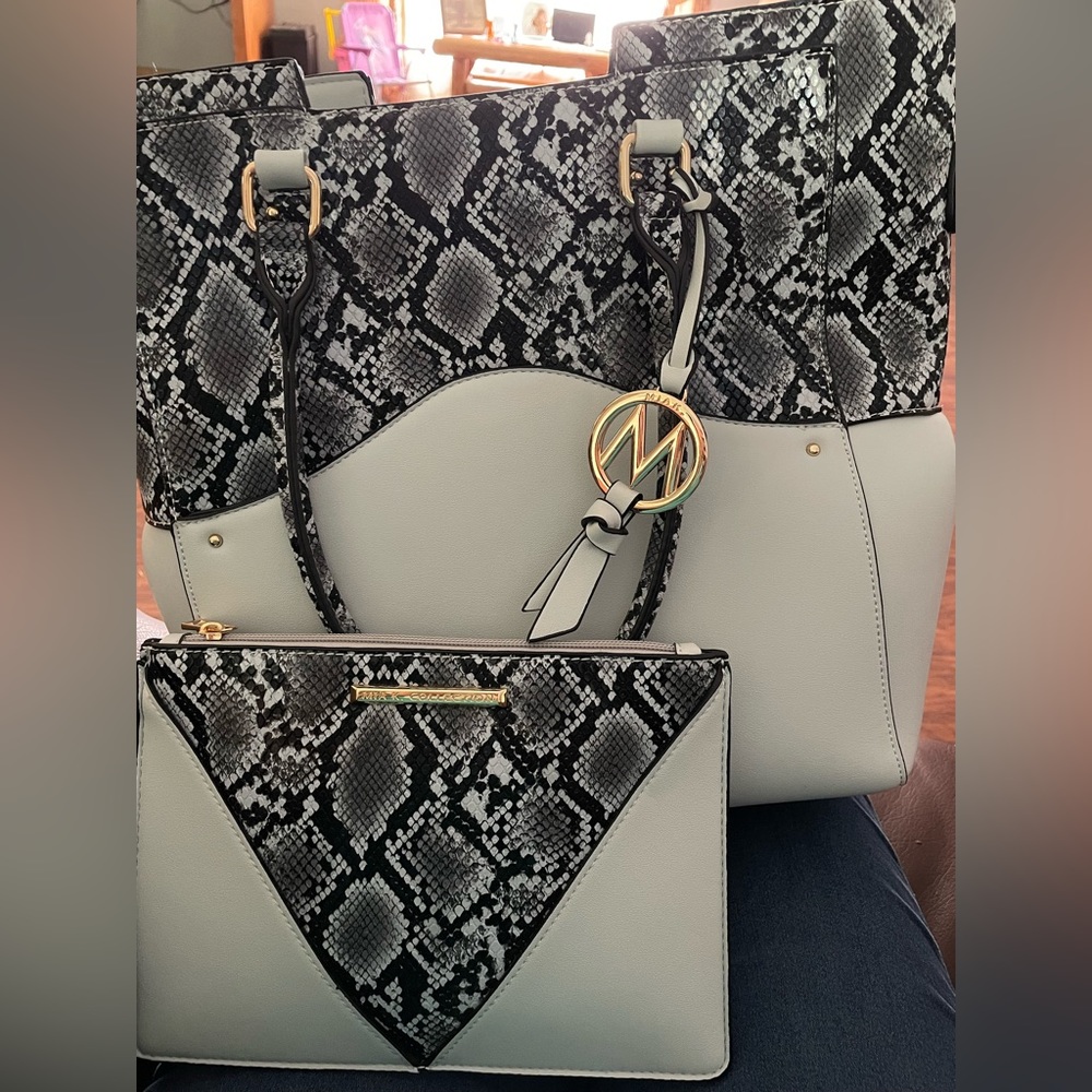 Mia K Collection Purse